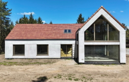 Anoda C-32 ES — kolor, którego nie znajdziesz w żadnym próbniku RAL — realizacja SALVA, Leszno